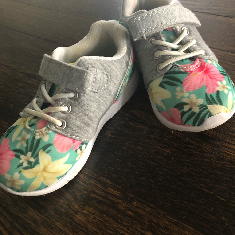 Carter’s sneakers
